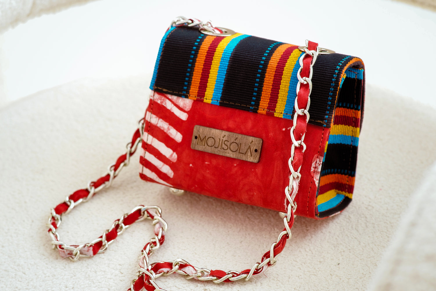 Sade Cross Body Bag in Red